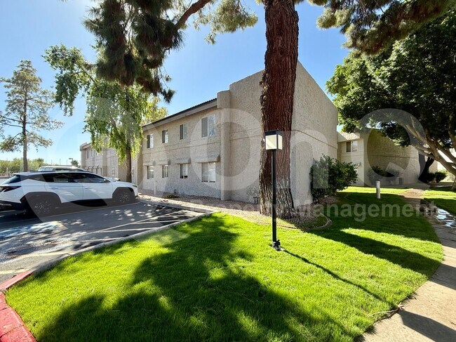 Foto del edificio - 4444 E Paradise Village Pkwy N