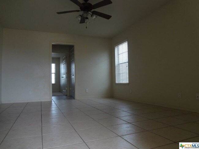 Foto del edificio - 5100 Heather Ln