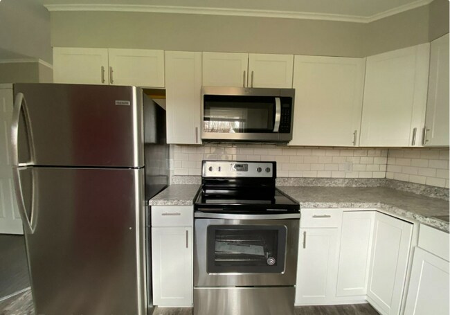 Building Photo - 121 E 35th St
