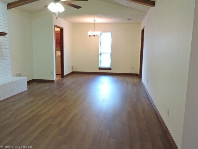 Foto del edificio - 8617 Meadow Dr