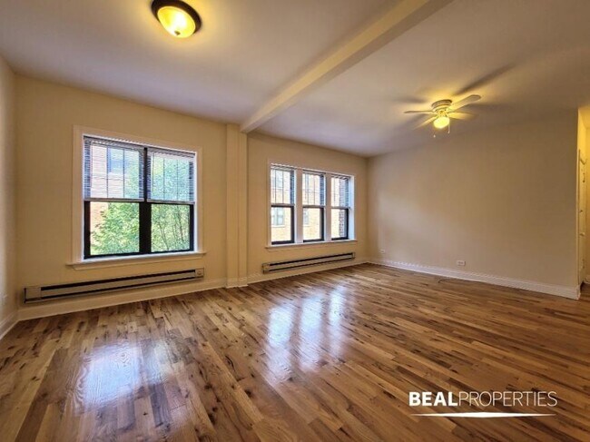 Building Photo - 1 bedroom in CHICAGO IL 60657