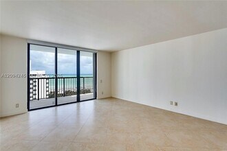 Building Photo - 1800 Collins Ave