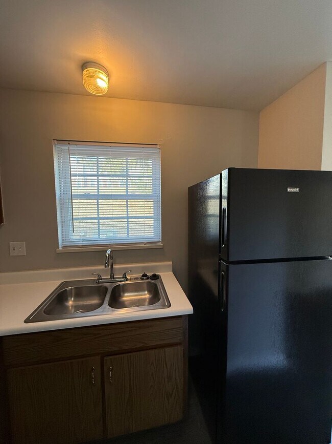 Foto del edificio - Spacious 2-Bedroom Townhome – Move-In Ready!