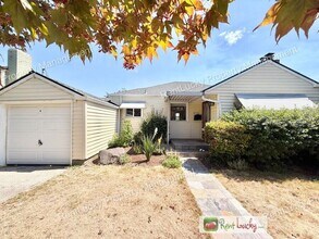 Building Photo - 2130 Montvale Pl W