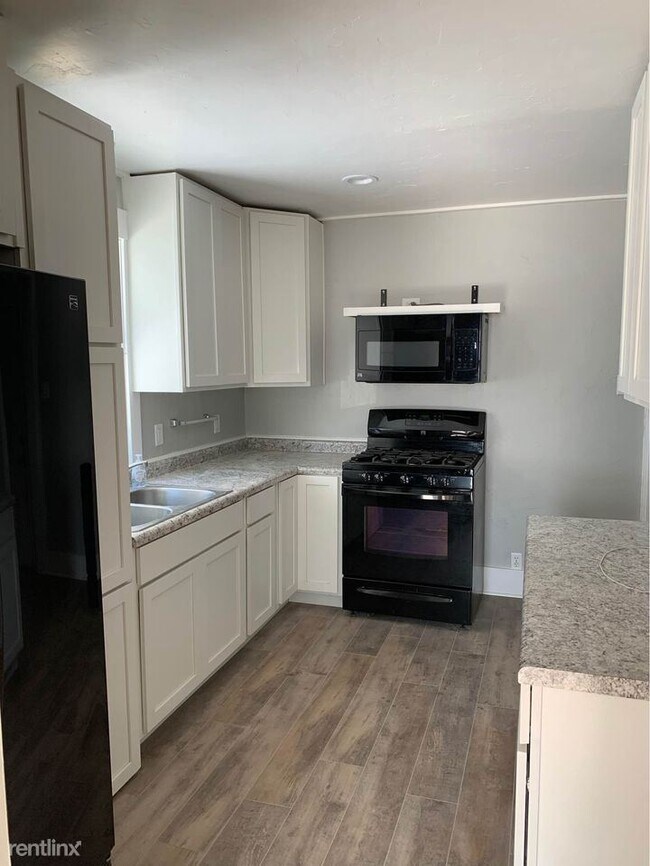 Foto del edificio - 4 br, 2 bath House - 917 Henry Ave SE