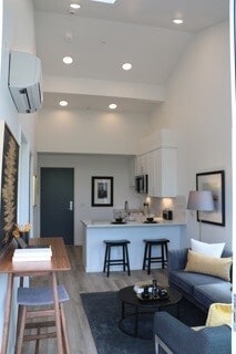 Building Photo - Ella PDX