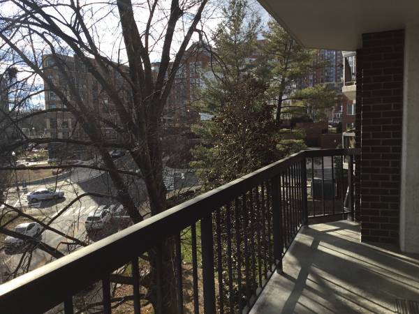 Big balcony with southwest view of neighborhood - 1401 N Rhodes St