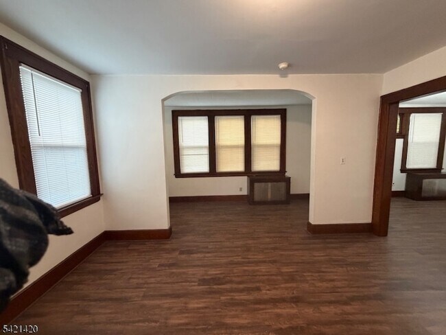 Foto del edificio - 99 Cedar Ave