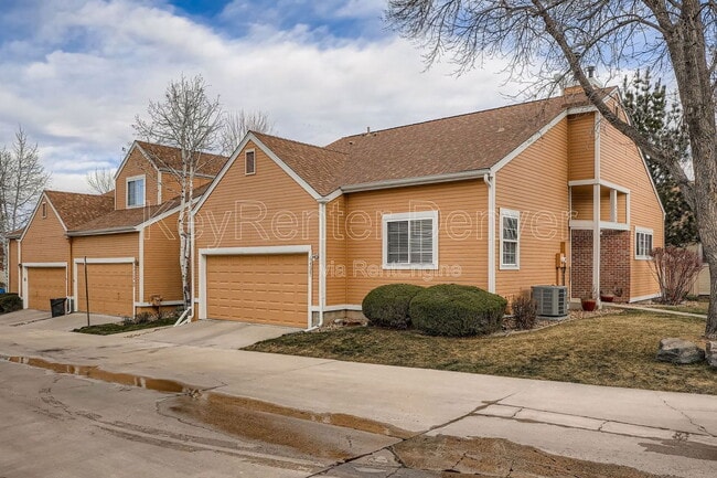 Building Photo - 6408 Zang St