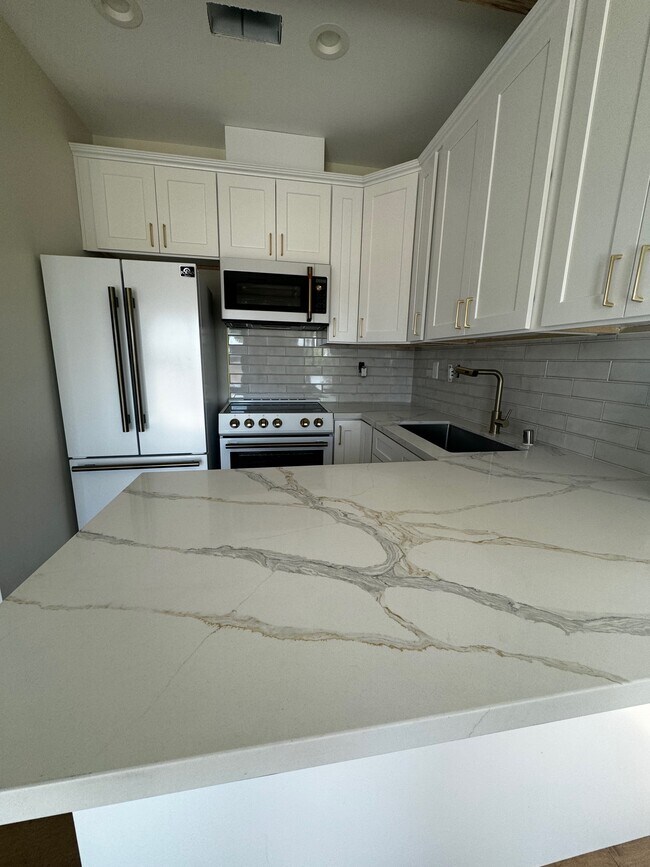 Foto del edificio - 5661 Campanile Way