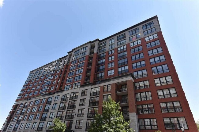 Building Photo - 1025 Maxwell Ln