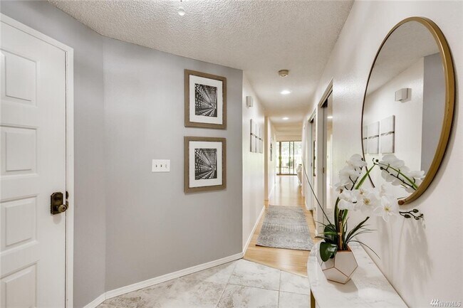 Foto del edificio - 16929 Inglewood Rd NE