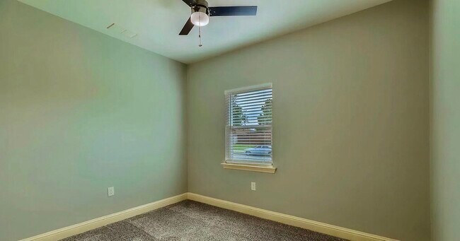 Foto del edificio - MOVE IN READY