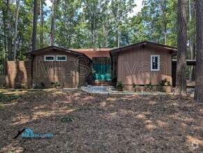 Building Photo - 111 Virginia Dr