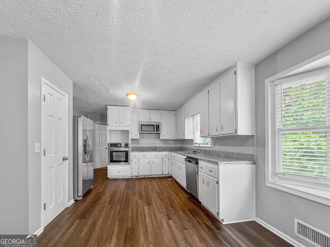 Building Photo - 4267 Trickum Rd