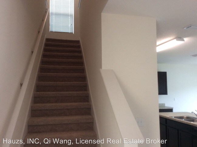 Building Photo - 10434 Whispering Hammock Dr