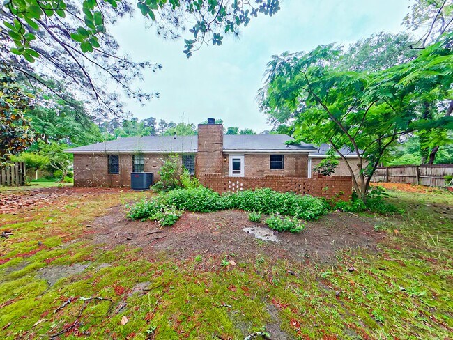 Building Photo - 850 Brookfield Pkwy