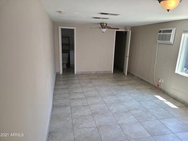 Foto del edificio - 145 W Wickenburg Way