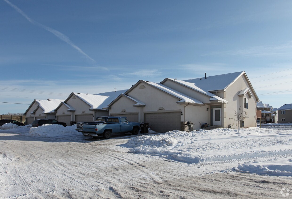 Foto principal - Evergreen Point Townhomes