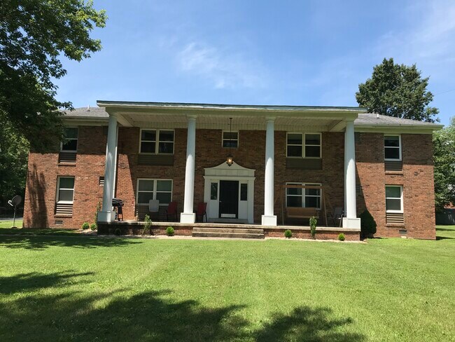 Building Photo - 1014 Southgate Dr