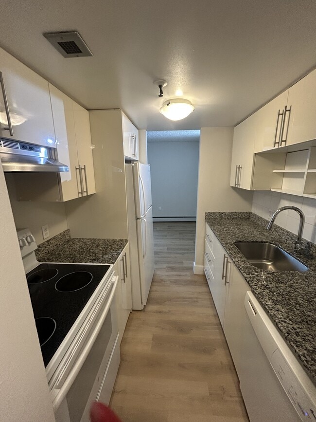 Building Photo - 1157-1157 Tower Rd