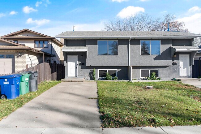 Photo du bâtiment - 236 Avenue S North