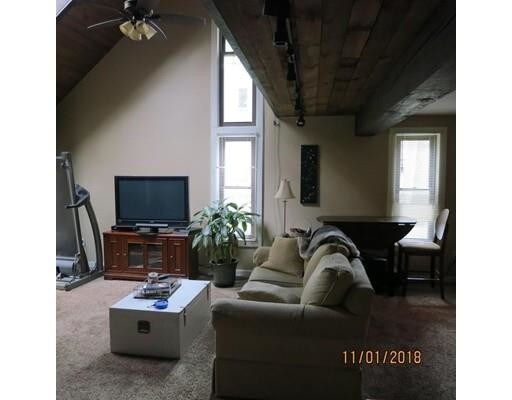 Building Photo - 20 Greenwood Village St