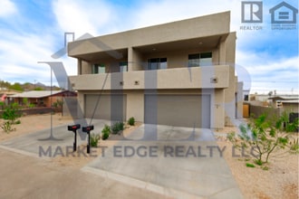 Building Photo - 721 E Carol Ave