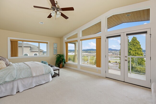 Foto del edificio - 351 Lind Ave NW