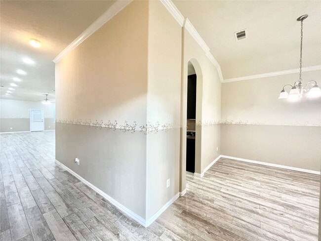 Building Photo - 10803 Marigold Glen Way