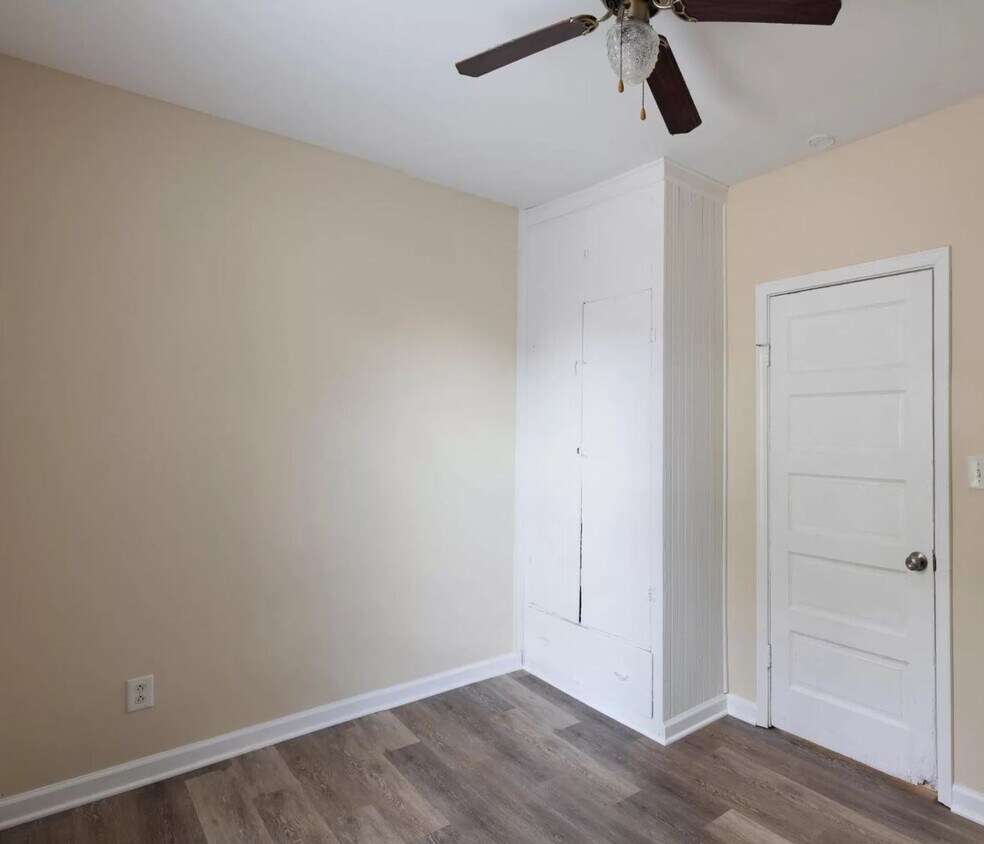 837 N Broadway St Unit 2, Joliet, IL 60435 Room for Rent in Joliet