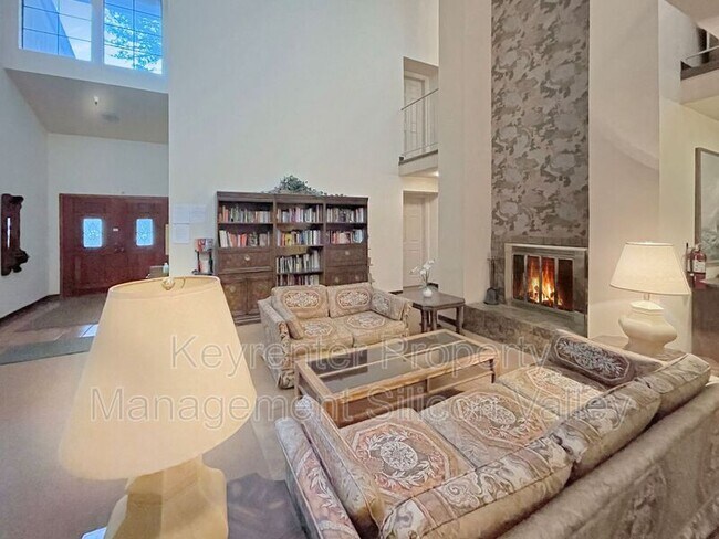 Foto del edificio - 1568 Willowbrae Ave.