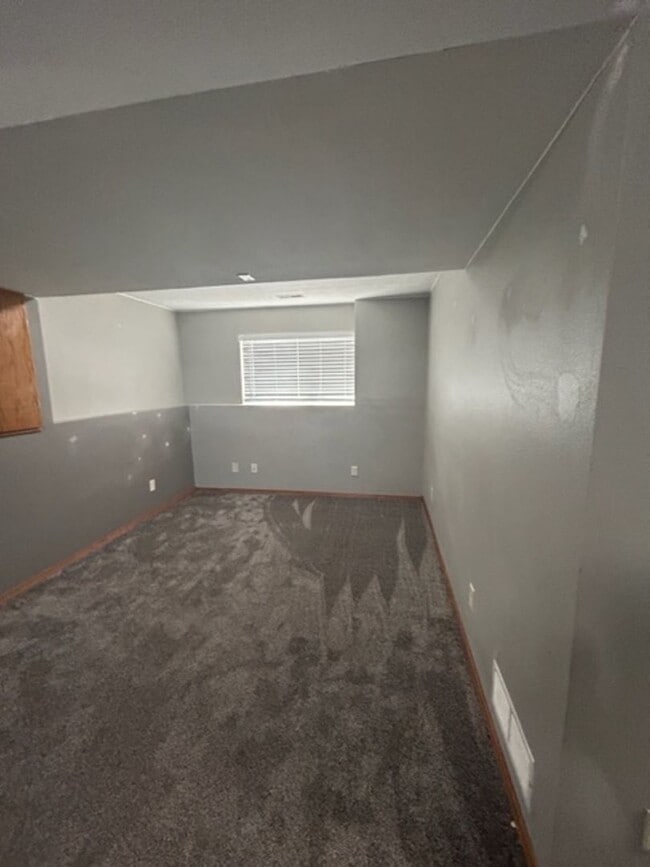 Building Photo - 5624 S Mandy Ave