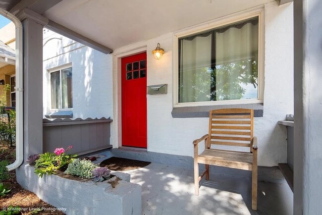 Building Photo - Historic Highlands Gem: Modern Comforts in a Sought-After Neighborhood!
