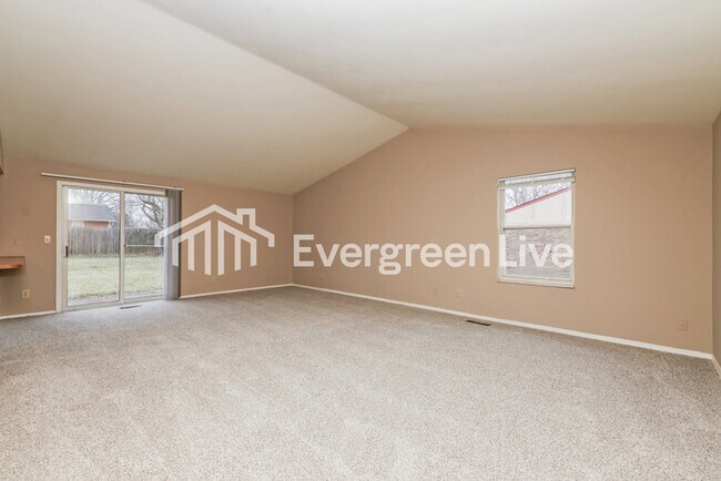 Foto del edificio - 4727 Stonehedge St