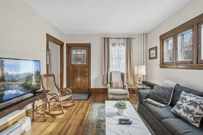 Foto del edificio - 393 N Wheeler St