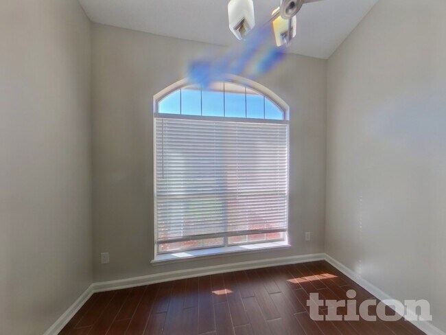 Foto del edificio - 843 Magic Cove Ln