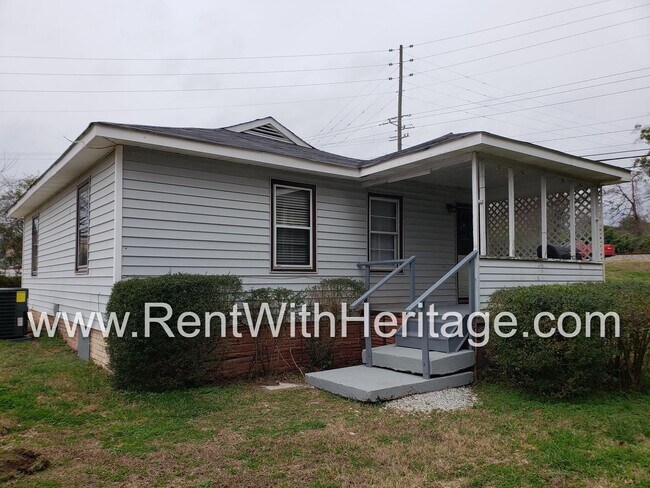 Building Photo - GRANDPA'S BUNGELOW/ CHARMING RANCH HOME/ TOTALLY RENOVATED/ PRIVATE YARD