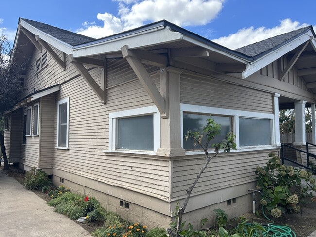 Foto del edificio - 2800 Ross Ave