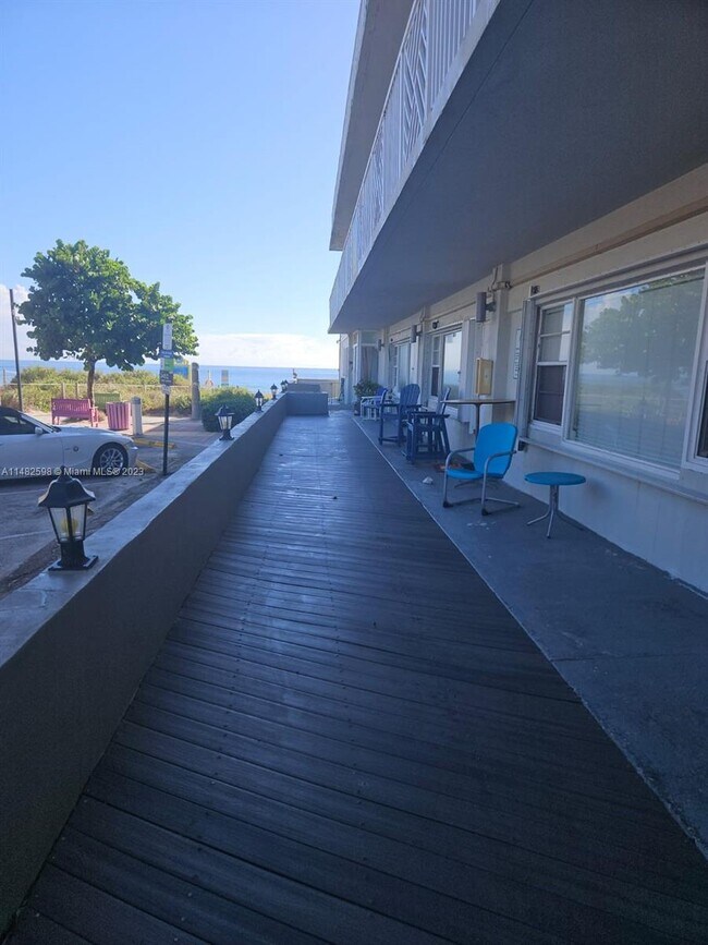 Building Photo - 4144 El Mar Dr
