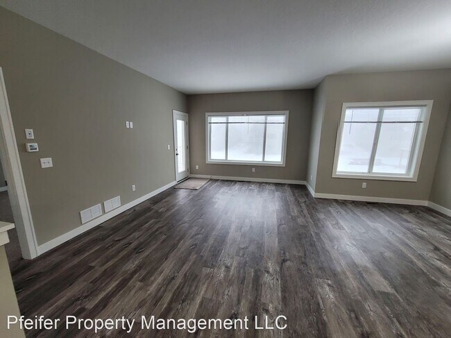 Building Photo - 3 br, 2.5 bath House - 527 Amber Lane