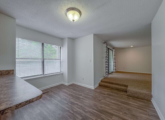 Building Photo - 3735 Donovan Dr