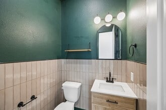 Building Photo - 15085 Berry Brk Dr