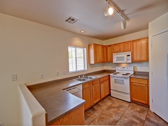 Foto del edificio - 12438 W Windrose Dr