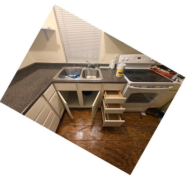 Building Photo - 7113 Comstock Cove