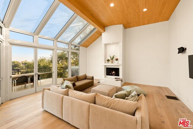 Foto del edificio - 282 Bentley Cir