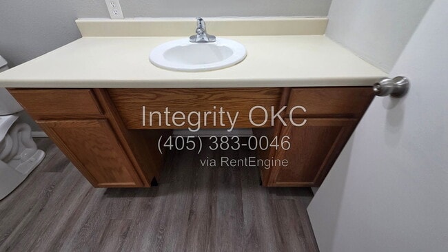 Photo - 3905 North Rockwell Avenue Apartment