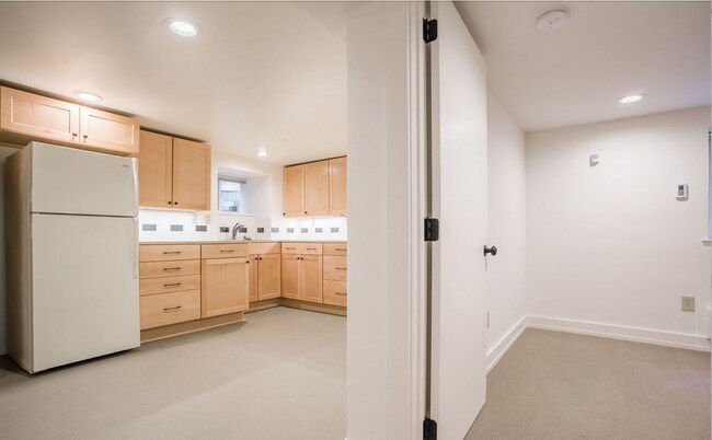 Foto del edificio - Updated One Bedroom in Beautifully Convert...