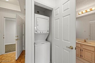 Building Photo - 900 Arbor Lake Dr