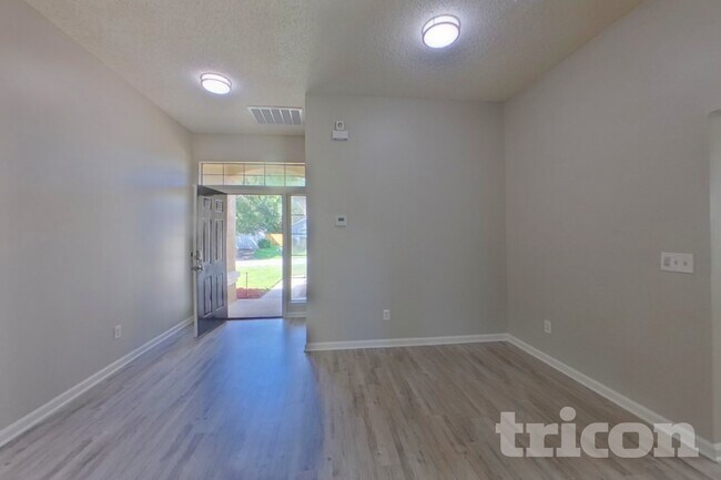 Foto del edificio - 2990 Brittany Bluff Dr